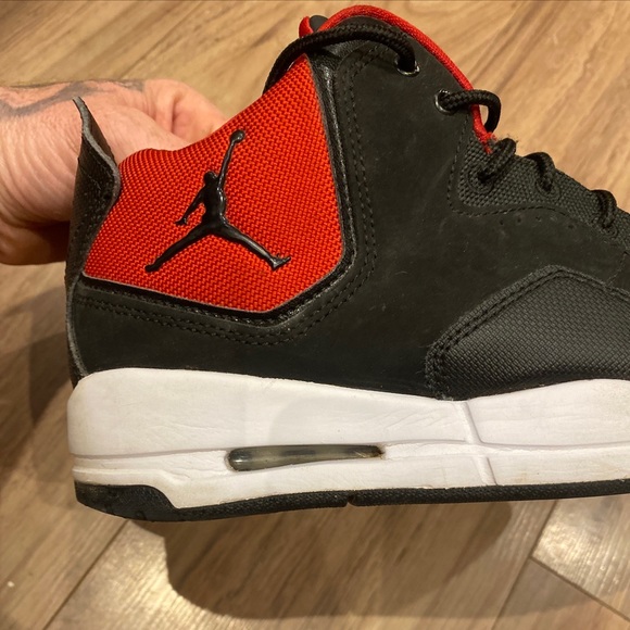 Air Jordan Courtside 23 Basketball Gym Red Black White Size 8 - Picture 10 of 12